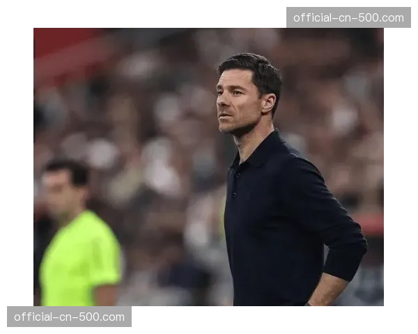 哈维·阿隆索（假设仍执教）谈勒沃库森的进攻哲学：速度与精确度的平衡