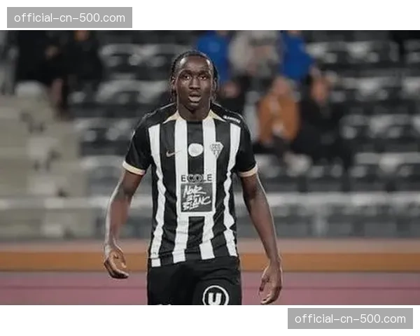 哥伦比亚巨星罗达莱赫斯转会至土耳其费内巴切俱乐部